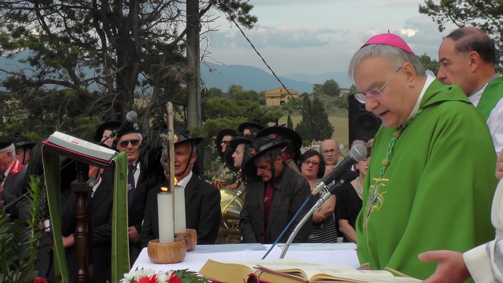 Sambucetole 2015 - benedizione restauro monumento caduti (1)